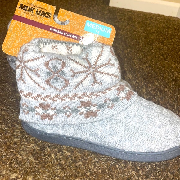 Slippers - Picture 1 of 2